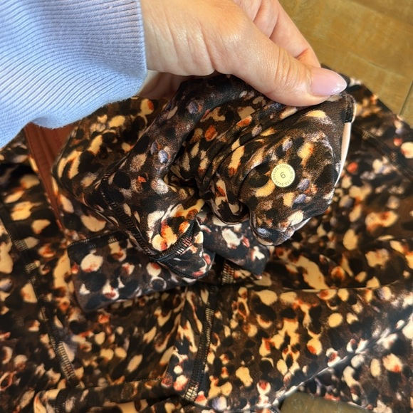 Lululemon Invigorate High-rise Crop Motion Flux Multi Size 6 - Picture 5 of 9